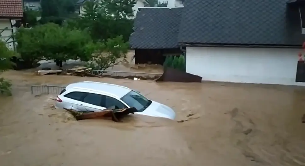 poplava slovenija.webp